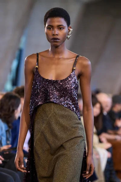 Look 80